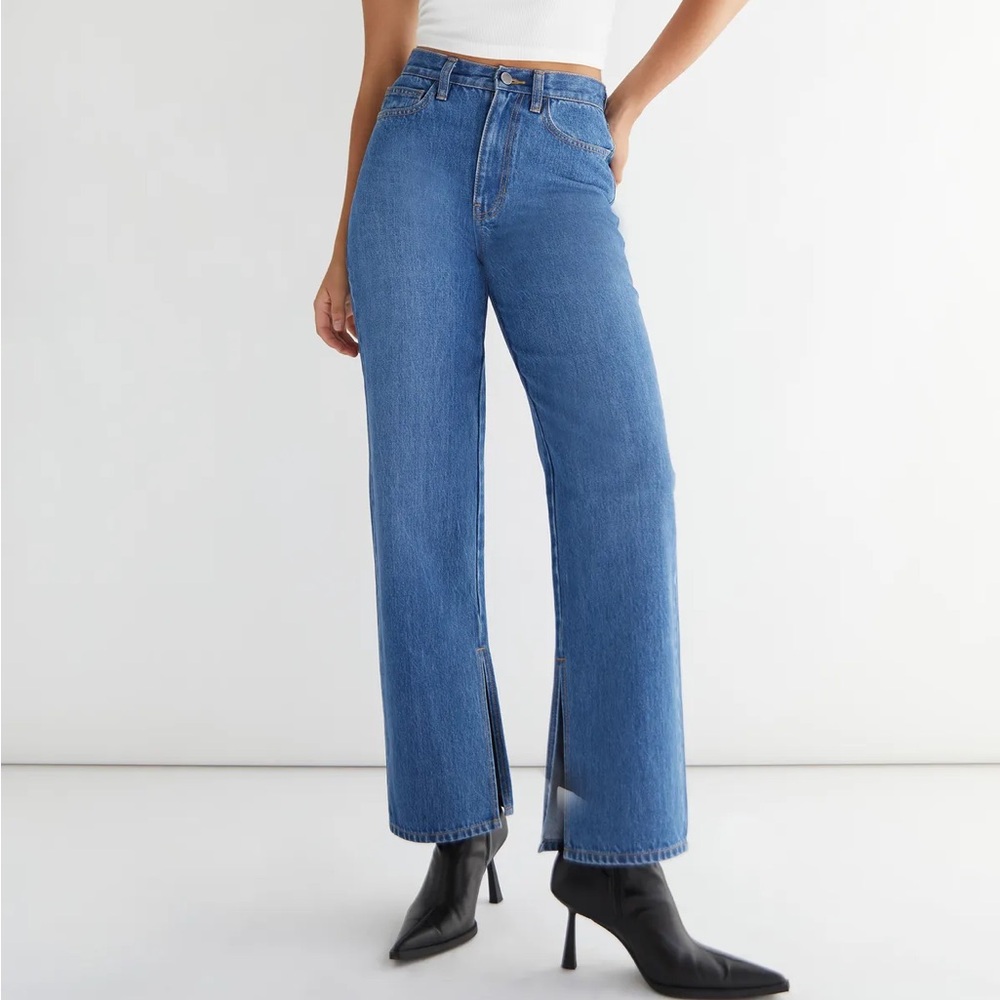 👖OAK + FORT (NWT) light wash split hem jeans